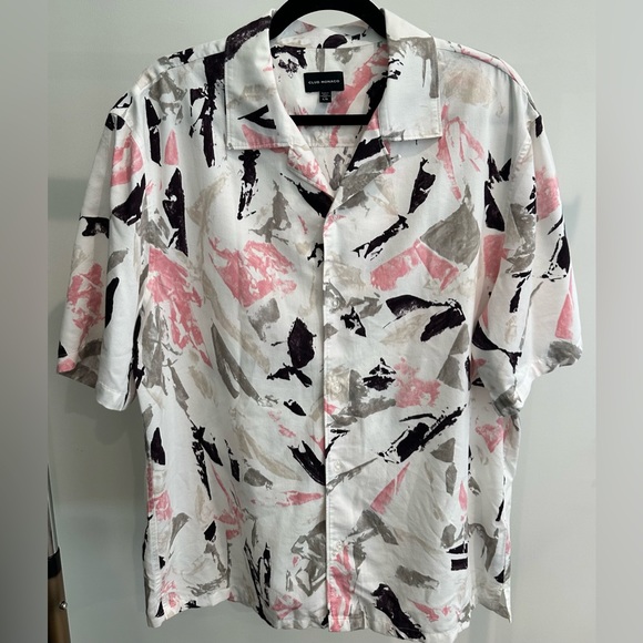 Dak Prescott Owned Club Monaco Short Sleeve Collared Tee.
Abstract- Men’s L - Picture 3 of 4